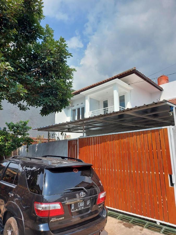 Jk House Bandung Villa Buitenkant foto